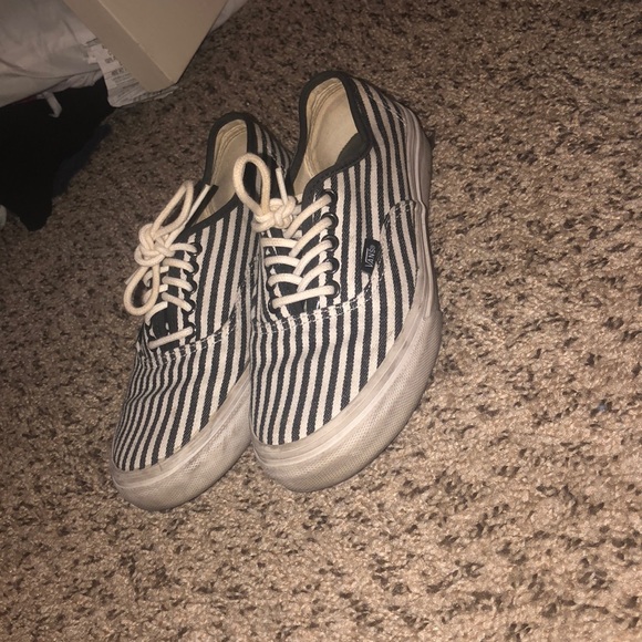 vans - Picture 1 of 1